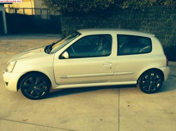 Renault clio sport 182 team