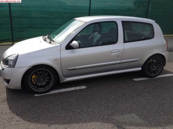 Renault clio sport 182 team