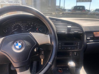 Bmw 323i calle