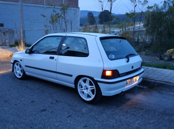 Renault clio 16v