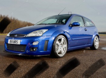 Se vende o se se cambia o cojo coche párate de pago de competícion 