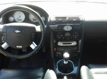 Ford mondeo st 220 station wagon