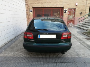 Volvo v40 2.0t