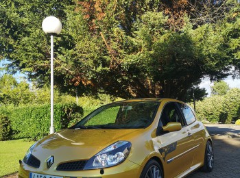 Renault clio r27 f1 team