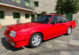 Opel manta gt-e 