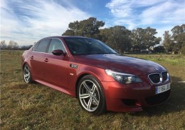 Bmw m5 rojo indianapolis con interior blanco. unico!!