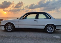 Se vende bmv  e30 impoluto