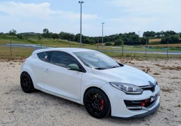Renault megane 3 rs trophy nº 828 