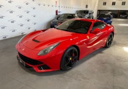 Ferrari f12 v12 atmosferico 740cv
