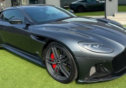 Aston martin dbs superleggera