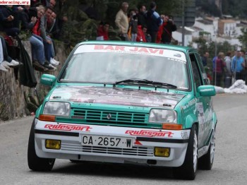 Cambio trabajo por coche de carreras