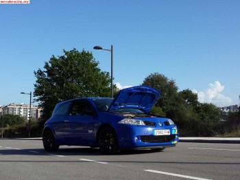 Megane sport f1 team        cambio por coche de correr