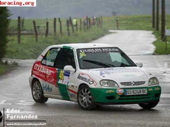 Citroen saxo con golpe frontal