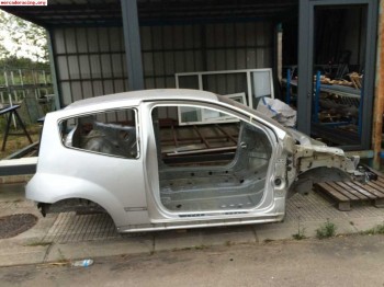 Se vende carroceria de citroen c2 vts
