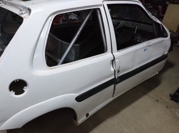 Carrocería con barras saxo vts y documentación de rallye 