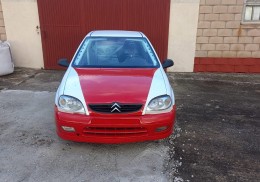 Citroen saxo de carreras motor 16 v