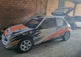 Se vende saxo kit car