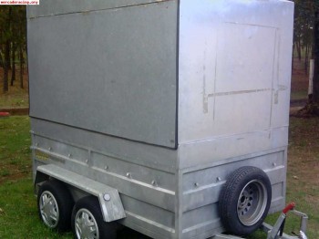 Se vende remolque cerrado