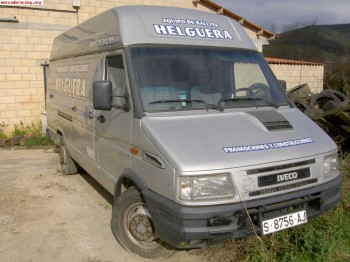 Se  vende  furgon iveco  y  remolque cerrado