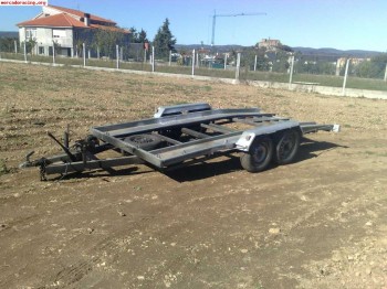 Vendo remolque dos ejes con freno y cabestrante. galicia.