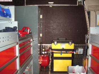 Furgón asistencia totalmente equipado...