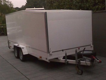 Vendo remolque portacoches cubierto