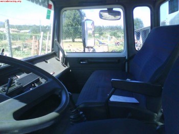 Se vende o se cambia por furgoneta de gran volumen un camión