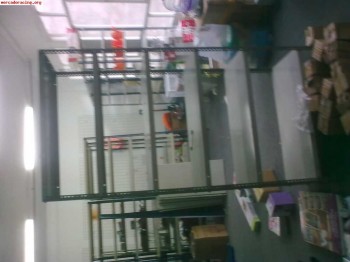 Se venden estanterias