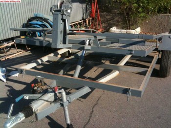 Remolque plataforma con basculante