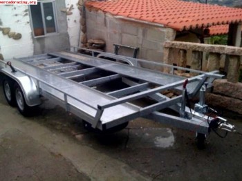 Plataforma 1300 kg doble eje y freno seminueva