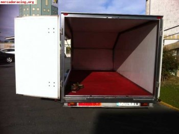 Remolque portacoches cerrado