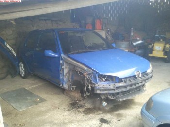 Se cambia 106 sport con golpe por plataforma portacoches