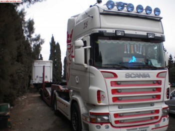 Se ofrece tractora para el enganche