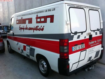 Furgoneta asistencia rally