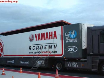 Se vende trailer con remolque en perfecto estado