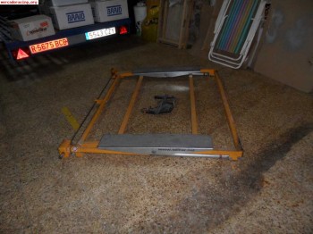 Se vende elevador basculante portatil.