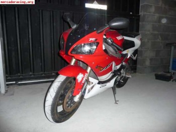 Se vende yamaha r1 año 2000 