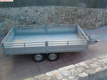 Remolque plataforma con laterales desmontables