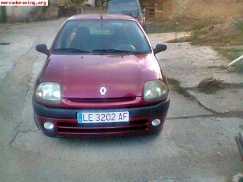 Se canbia clio ii 1.9 d  4 puertas