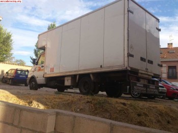 Se vende camion para transportar coche de rally pequeño