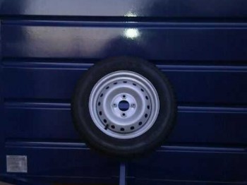 Remolque cerrado para 2/3 kart.