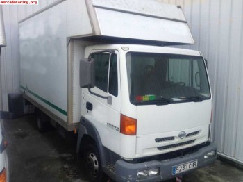 Se vende camion nissan