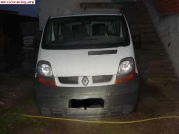 Renault trafit 2.5 dci 140cv averiada