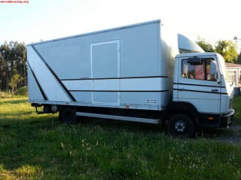 Camion asistencia mercedes.