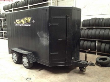 Remolque cerrado para dos kartcross