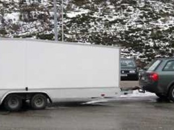 Vendo remolque cerado, mma de 2.500 kilos y 6 metros útiles 