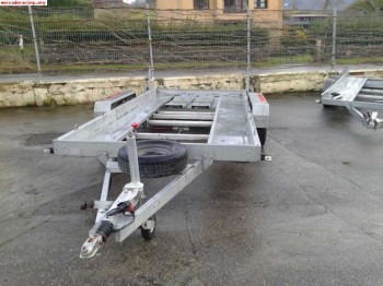 Remolque portacoches marca jalon muy nuevo.