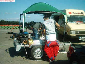 Vendo remolque para kart o moto.