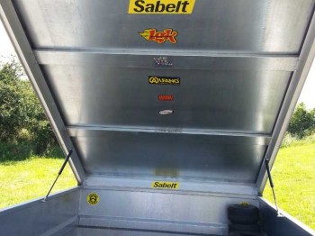 Remolque cerrado con freno 200x150caja