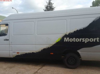 Se vende furgon para asistencia averiado